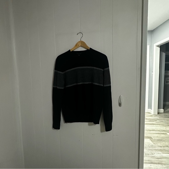 Banana Republic Black and Gray Crewneck Sweater - Picture 1 of 3
